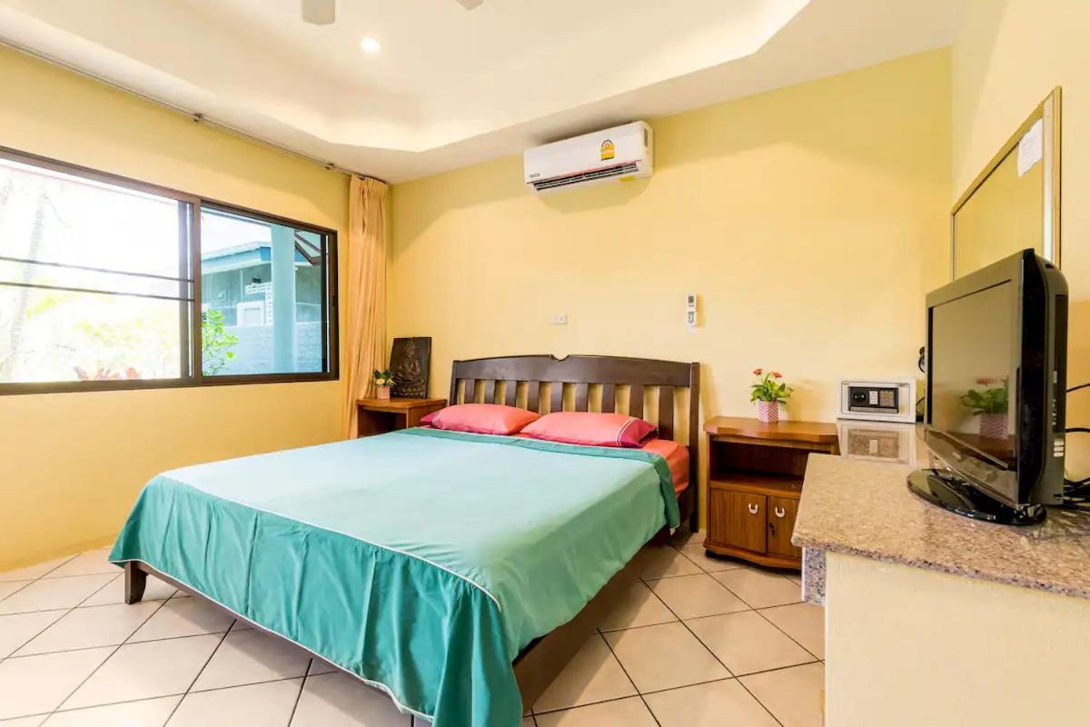 Baan Coconut Villa Bang Tao Beach  Exterior photo