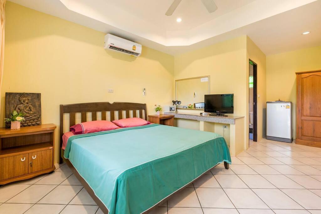 Baan Coconut Villa Bang Tao Beach  Exterior photo