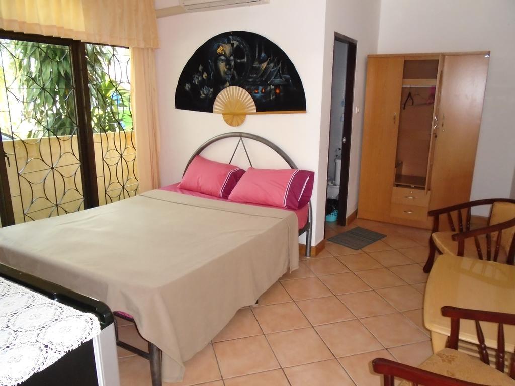 Baan Coconut Villa Bang Tao Beach  Room photo